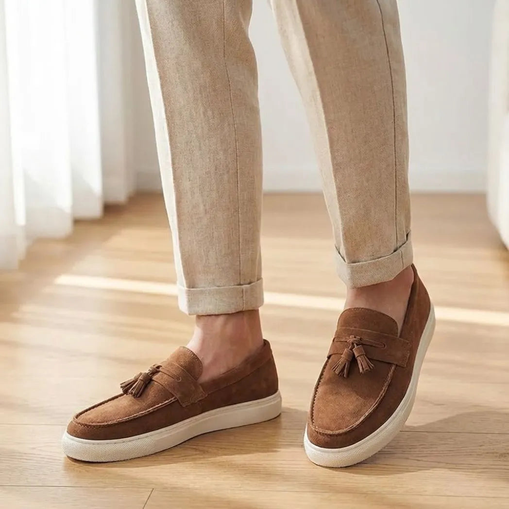 Mocassim Derby de Camurça com Guizos