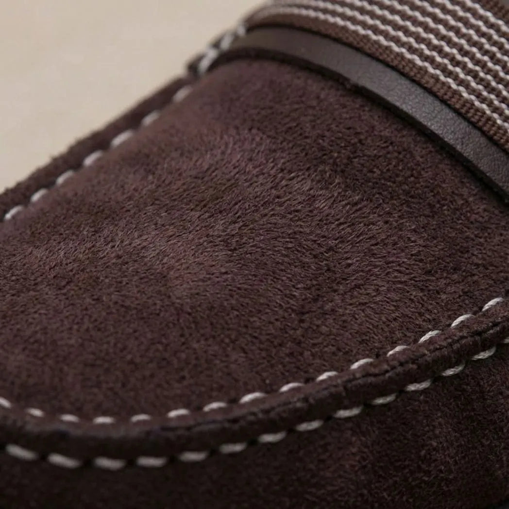 Mocassim Driver de Camurça Stripes Marrom Escuro
