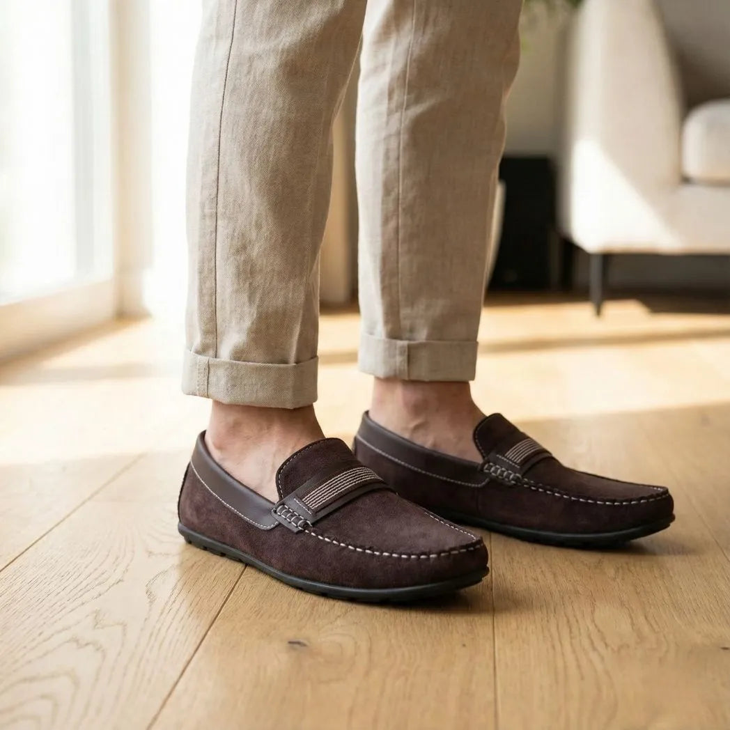 Mocassim Driver de Camurça Stripes Marrom Escuro