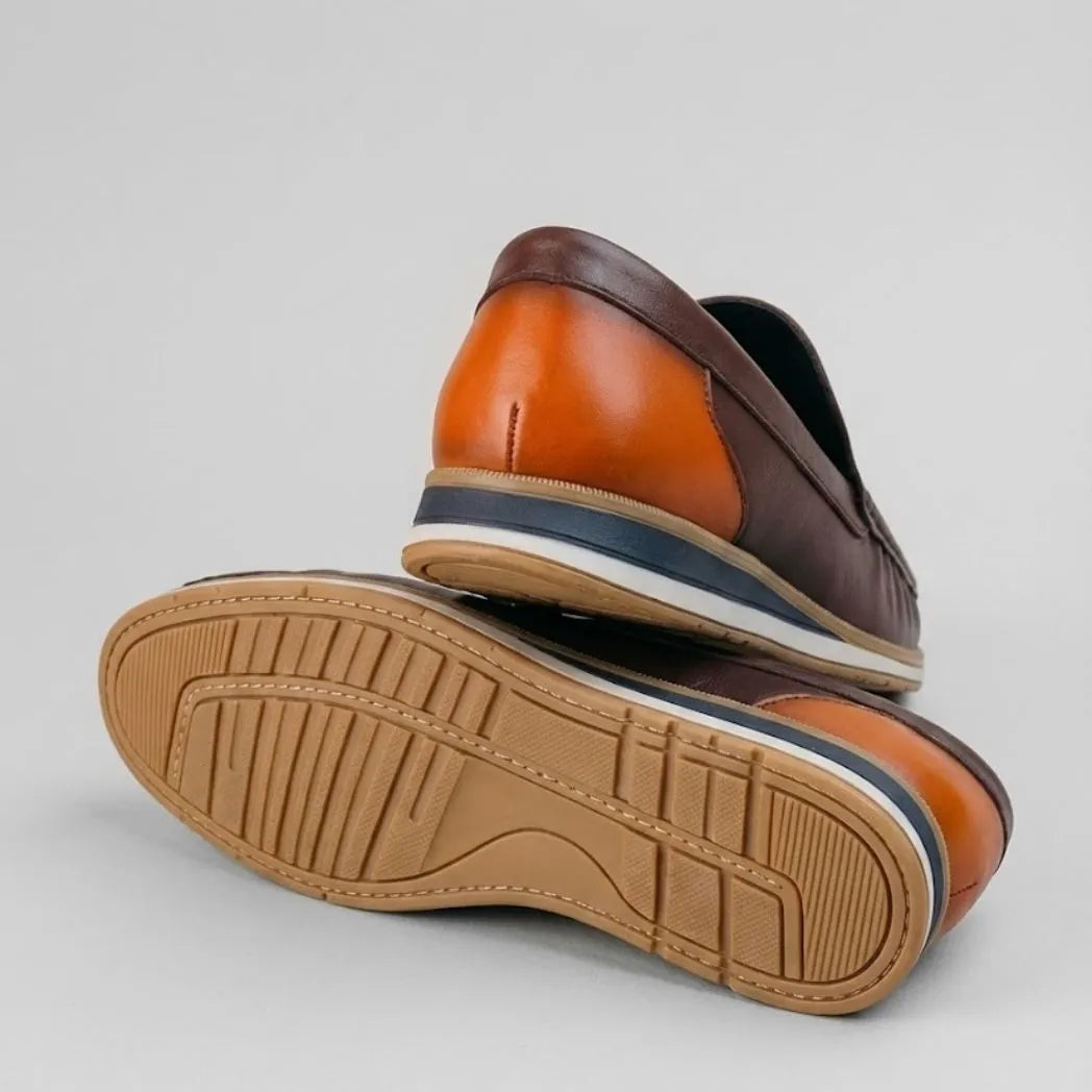 Mocassim Loafer de Couro Contrast