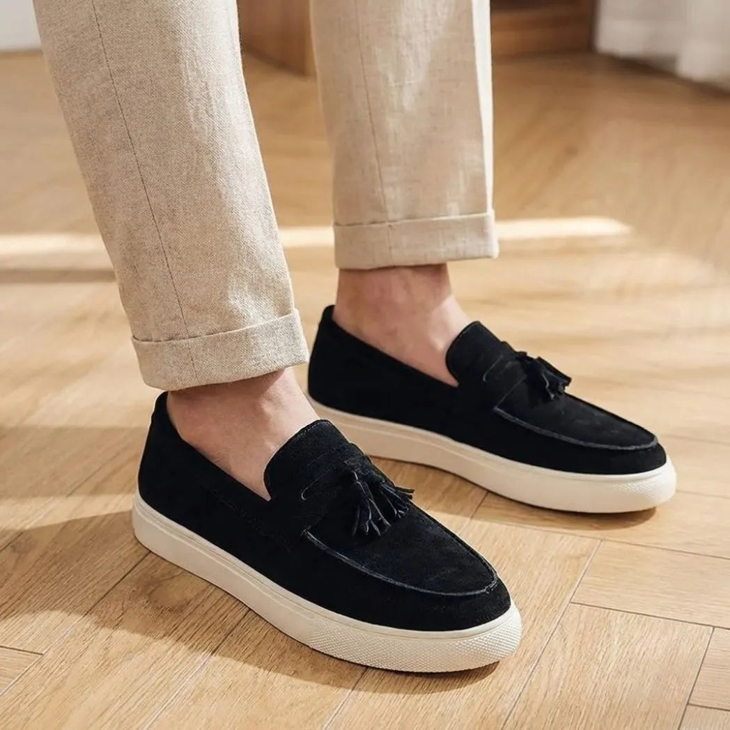 Mocassim Derby de Camurça com Guizos Preto