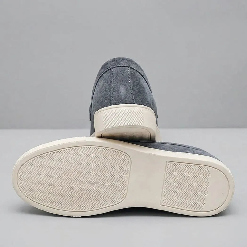 Mocassim Derby de Camurça com Guizos