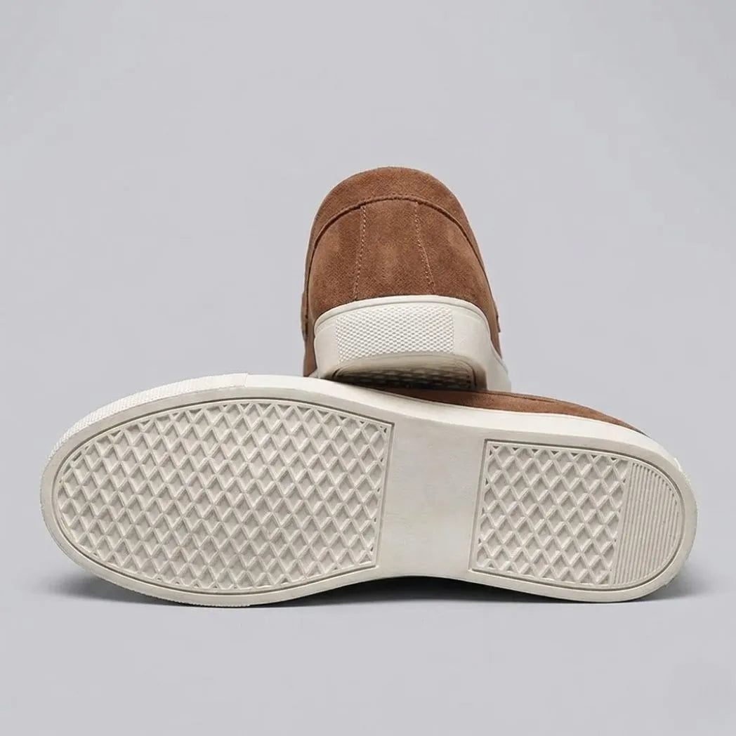 Mocassim Derby de Camurça com Guizos
