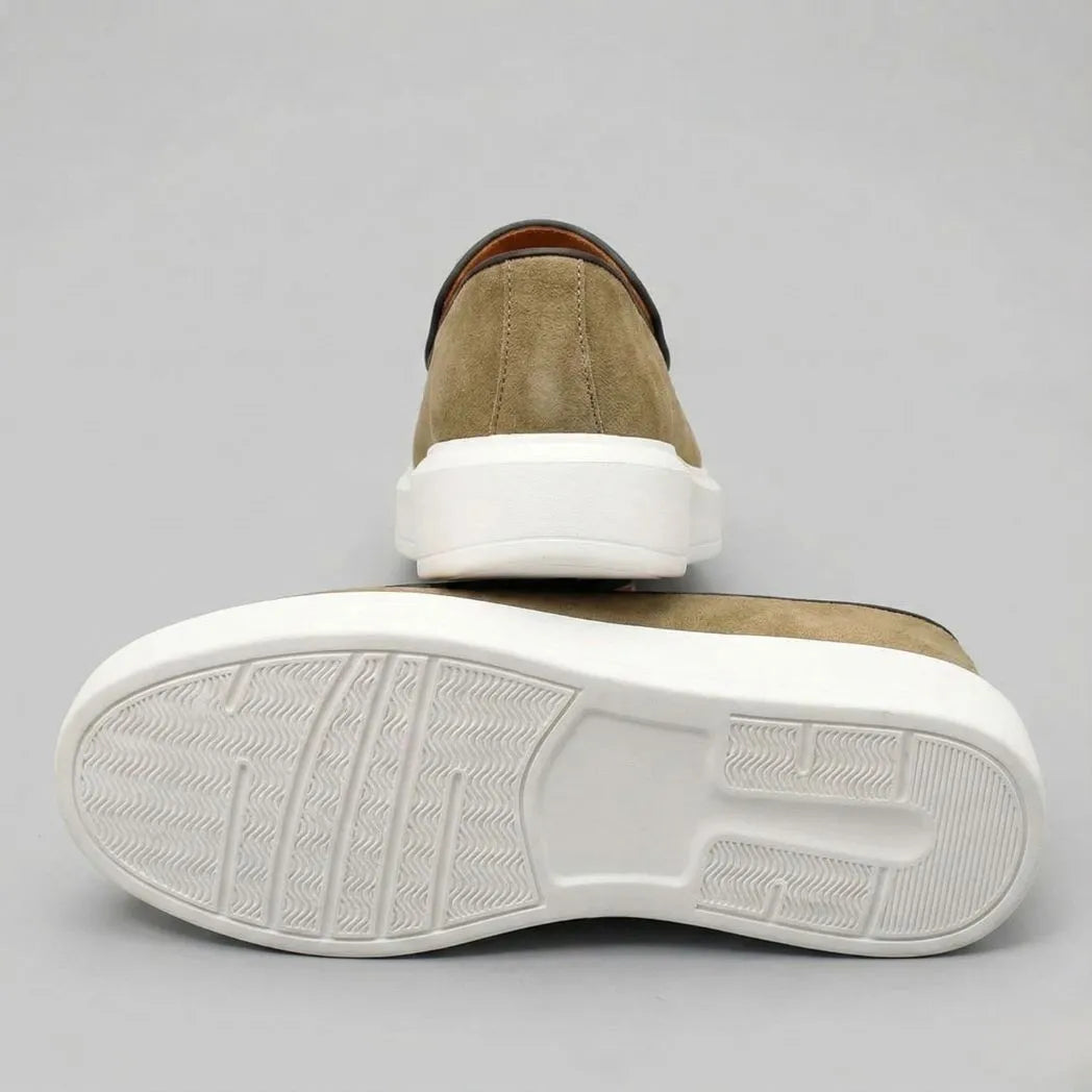 Mocassim Loafer de Camurça Vanguard Bege