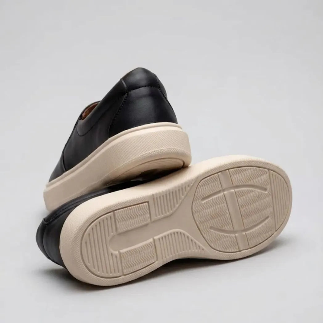 Mocassim Slip On Casual de Couro Preto